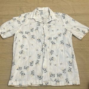 ZARA button down shirt short sleeves shirt Size medium flower design white shirt